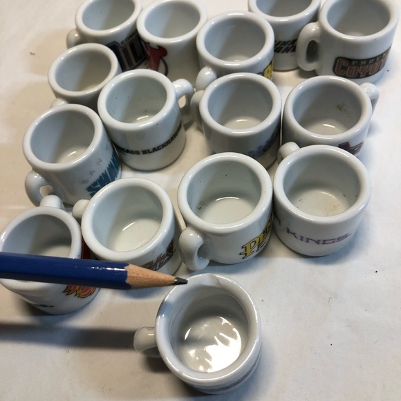 NHL Hockey Team Logo Mini Mugs Lot of 15 Bruins Oilers Kings Canucks Sharks - Picture 12 of 13
